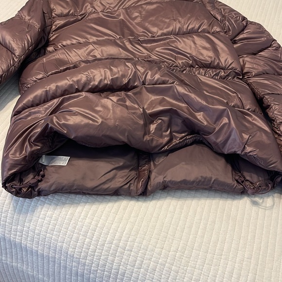 ATHLETA cinch waist chevron down jacket EUC, Size small - Picture 7 of 7